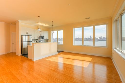 2/Bedroom 2/bathroom - South NYC and River Views. – photo 1