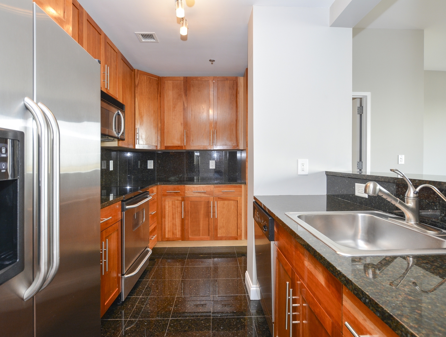 Edgewater Apartment: 228 Gorge Road