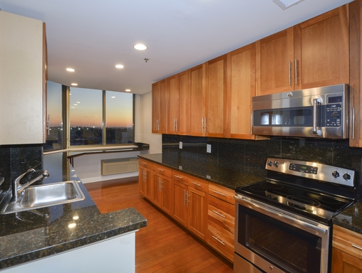 1/Bed 1/Bath Luxury High-Rise Community