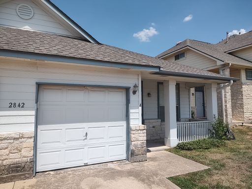 Cute duplex in HOA managed subdivision in Round Rock, close to Dell & 130. – photo 1