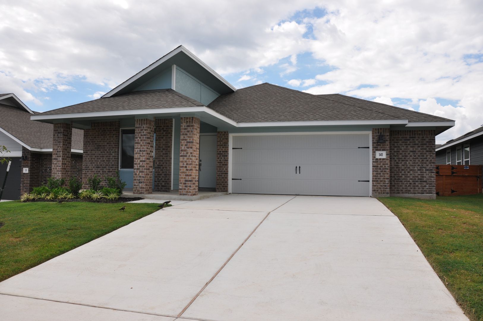 Kyle House: 141 Tofalla
