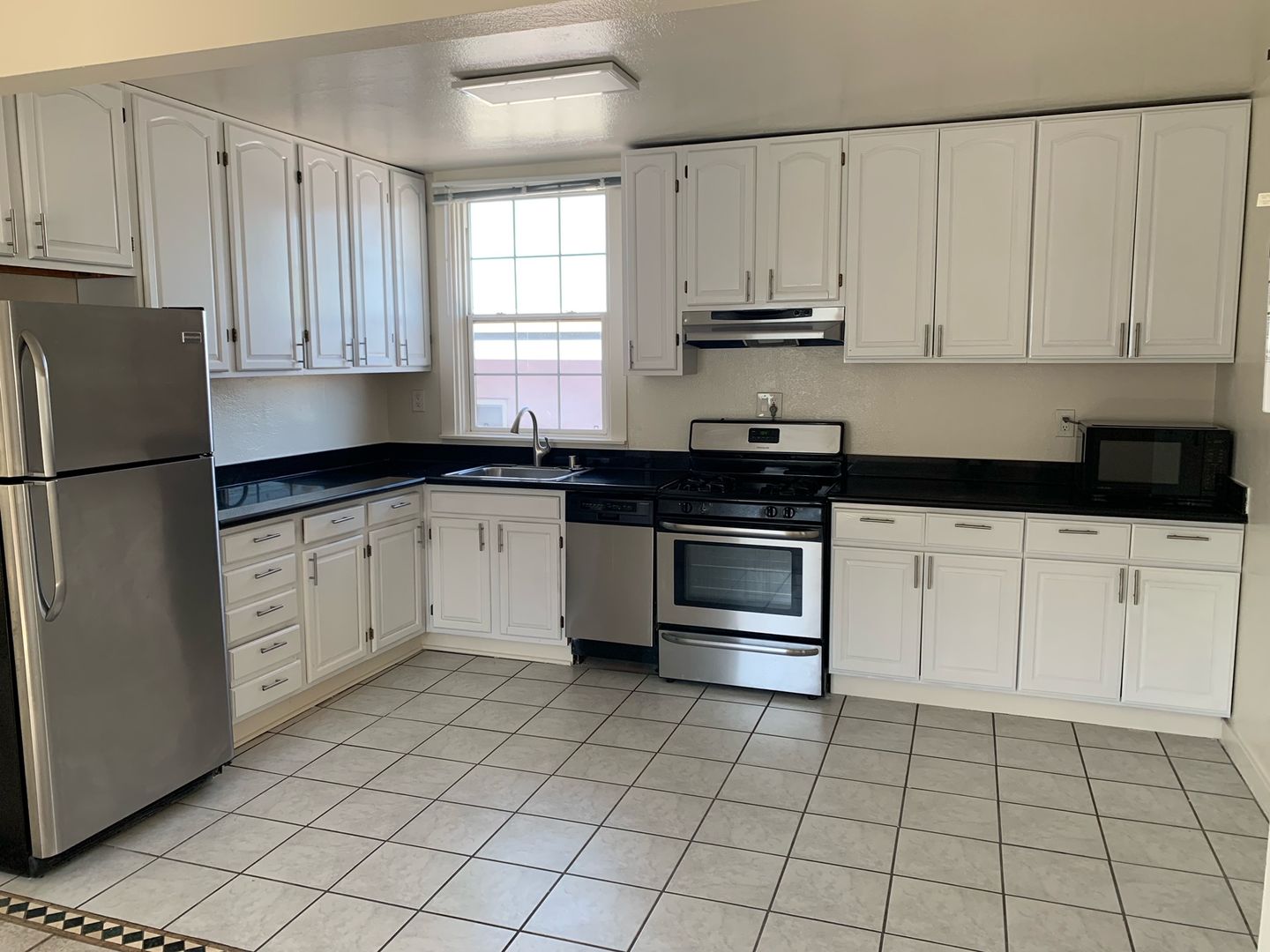 Berkeley Apartment: 1519-1521 Harmon