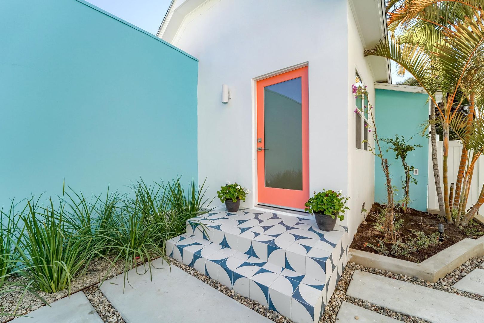 Santa Monica Apartment: 2708-2710 2nd Street