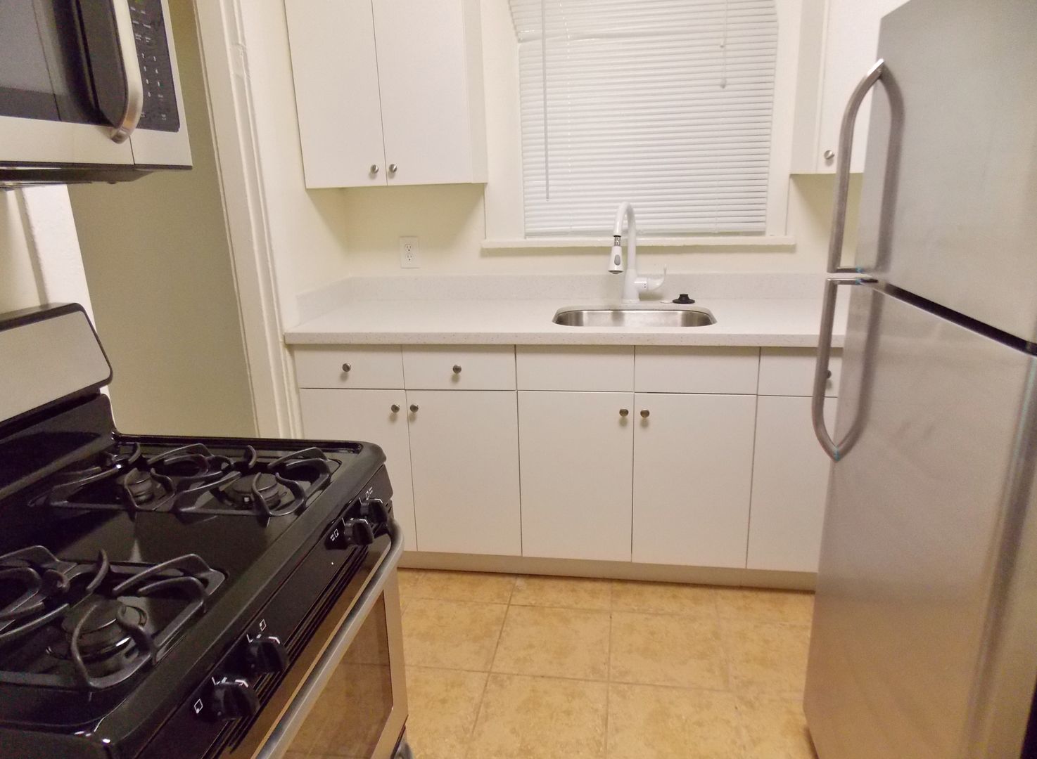 Oakland Apartment: 856-860 32nd St