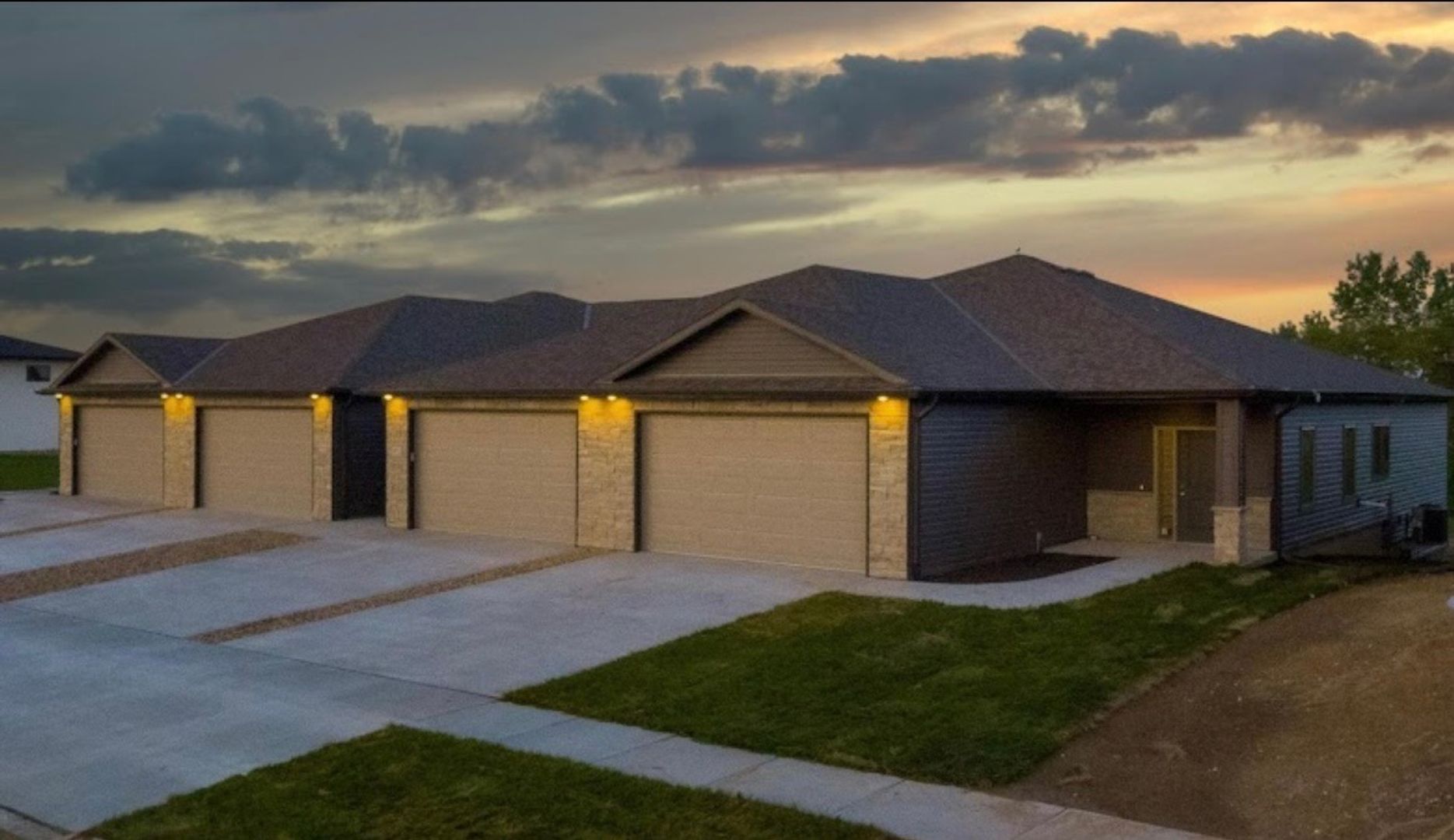 Lincoln Townhome: 8830 Bristlecone Dr