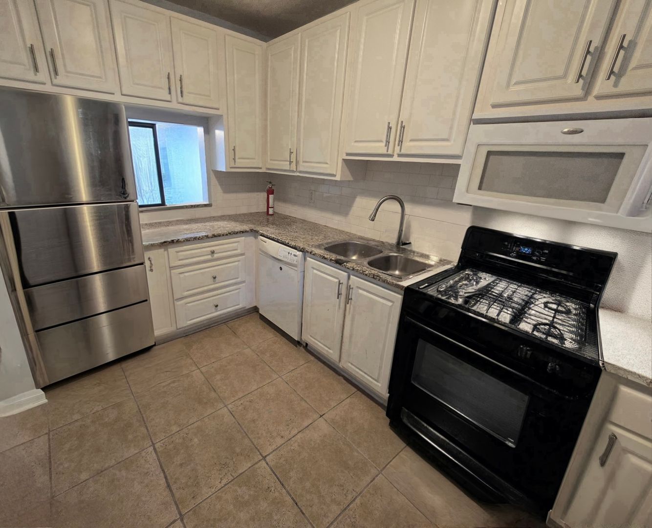 Eustis Apartment: 623 N Bay St - 4