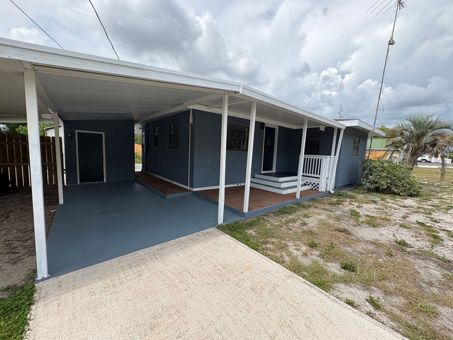 Mount Dora House: 4021 Lake Saunders
