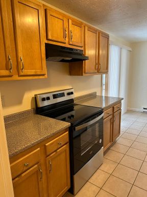 Spacious 2 Bedroom Apartment with Patio & Extra Storage