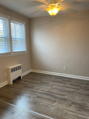 107 Shawomet Avenue, apt 4, Somerset, MA 02726