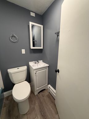 Spacious 1 Bedroom + Office with Heat Included & Off-Street Parking – photo 1