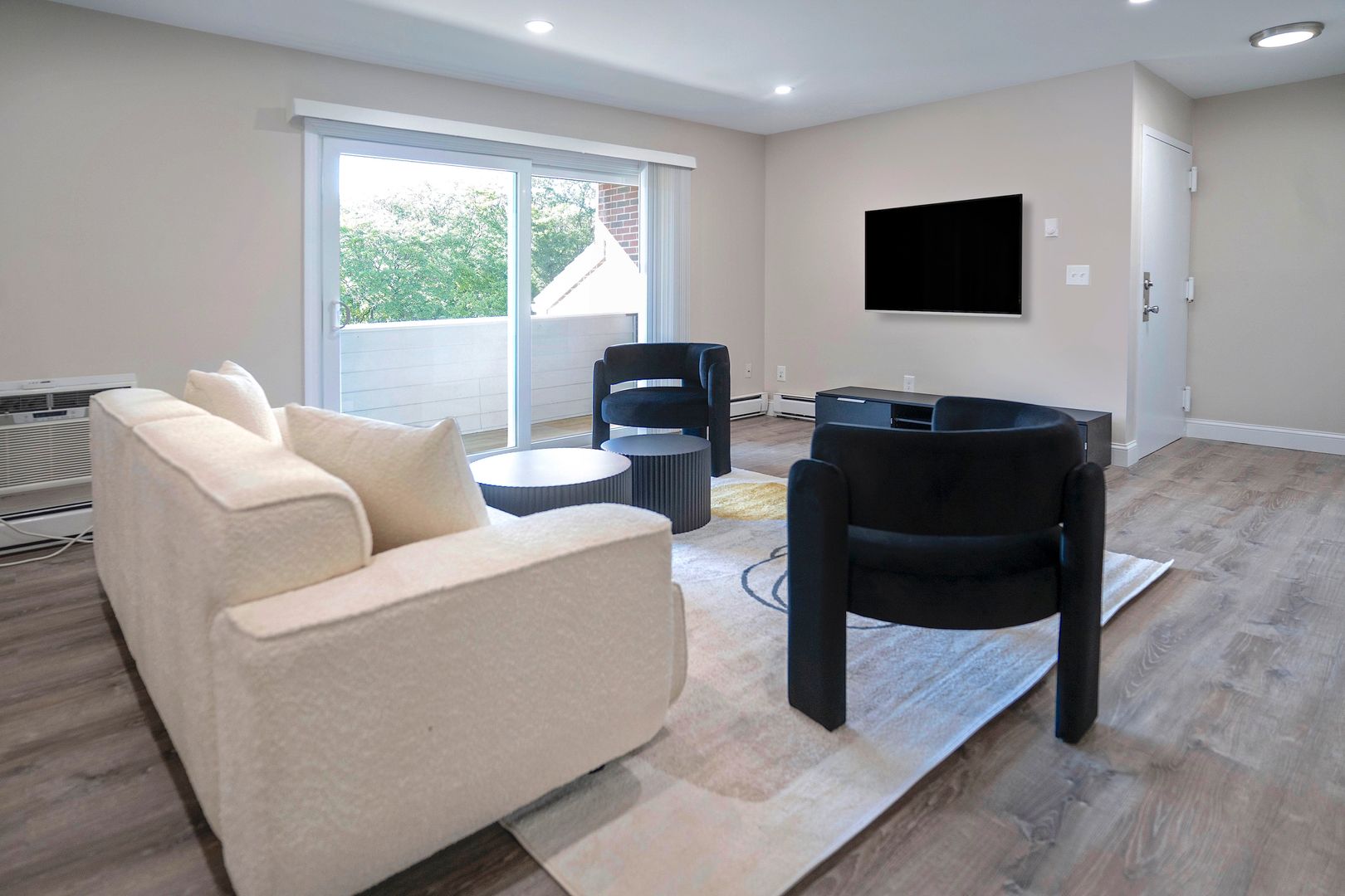 Quincy Apartment: 1020 Southern Artery