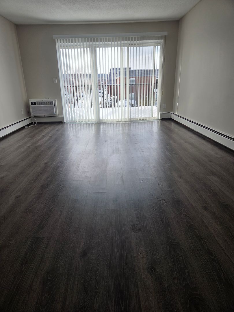 Middletown Apartment: 3 Admiralty Drive