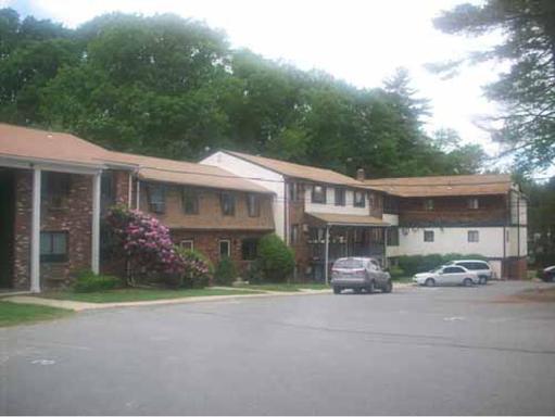 Updated 1 Bedroom Apartment with New Kitchen & Flooring