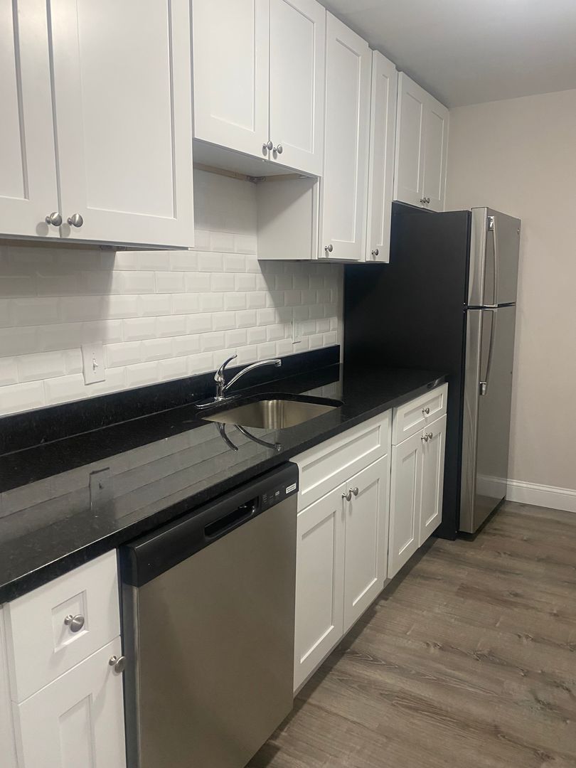 Fall River Apartment: 2 Weaver Street