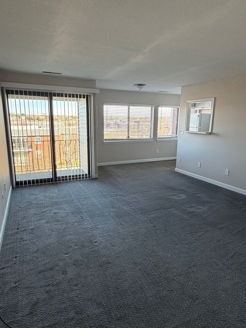 Middletown Apartment: 3 Admiralty Drive