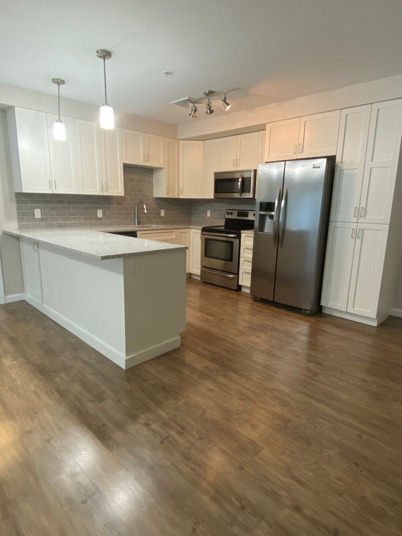 Dartmouth Apartment: 1 Candy Apple Dr.