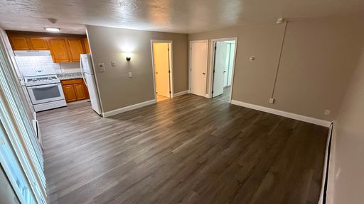 Nicely done 1BR at Henry Terrace in Worcester – photo 1