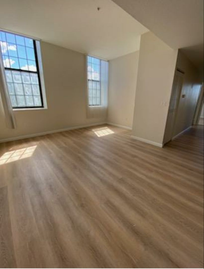 Fall River Apartment: 2 Weaver Street