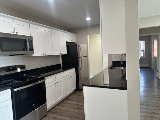 3 Admiralty Drive, Apt 9