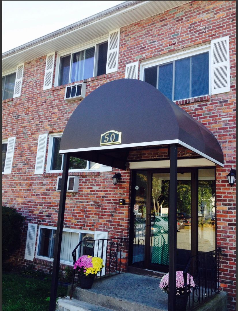 Lowell Apartment: 50 Hildreth Street