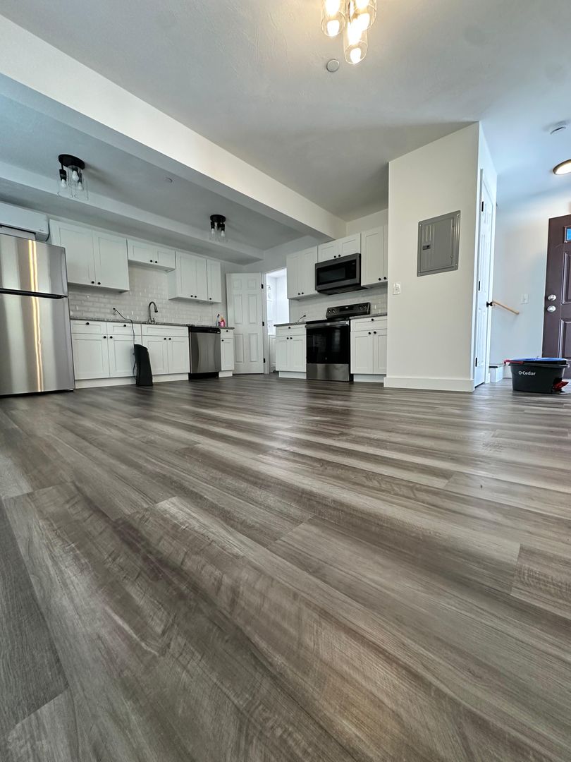 Lancaster Apartment: 211 South Main Street