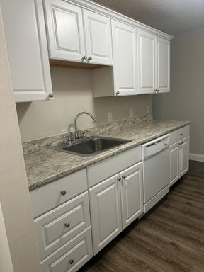 9 Admiralty Drive, Apt 3
