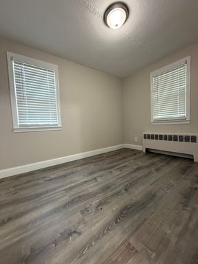 Fully renovated. 2Br apartment with Heat and Hot Water Included