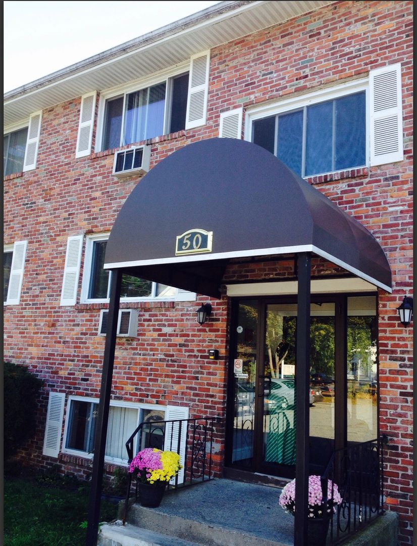 Lowell Apartment: 50 Hildreth Street