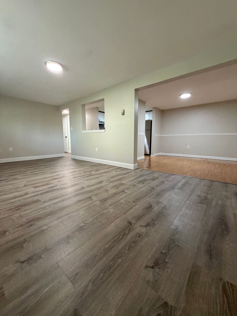 Derry Apartment: 26 South Main Street