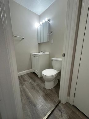 887 Varnum Avenue, Apt 16