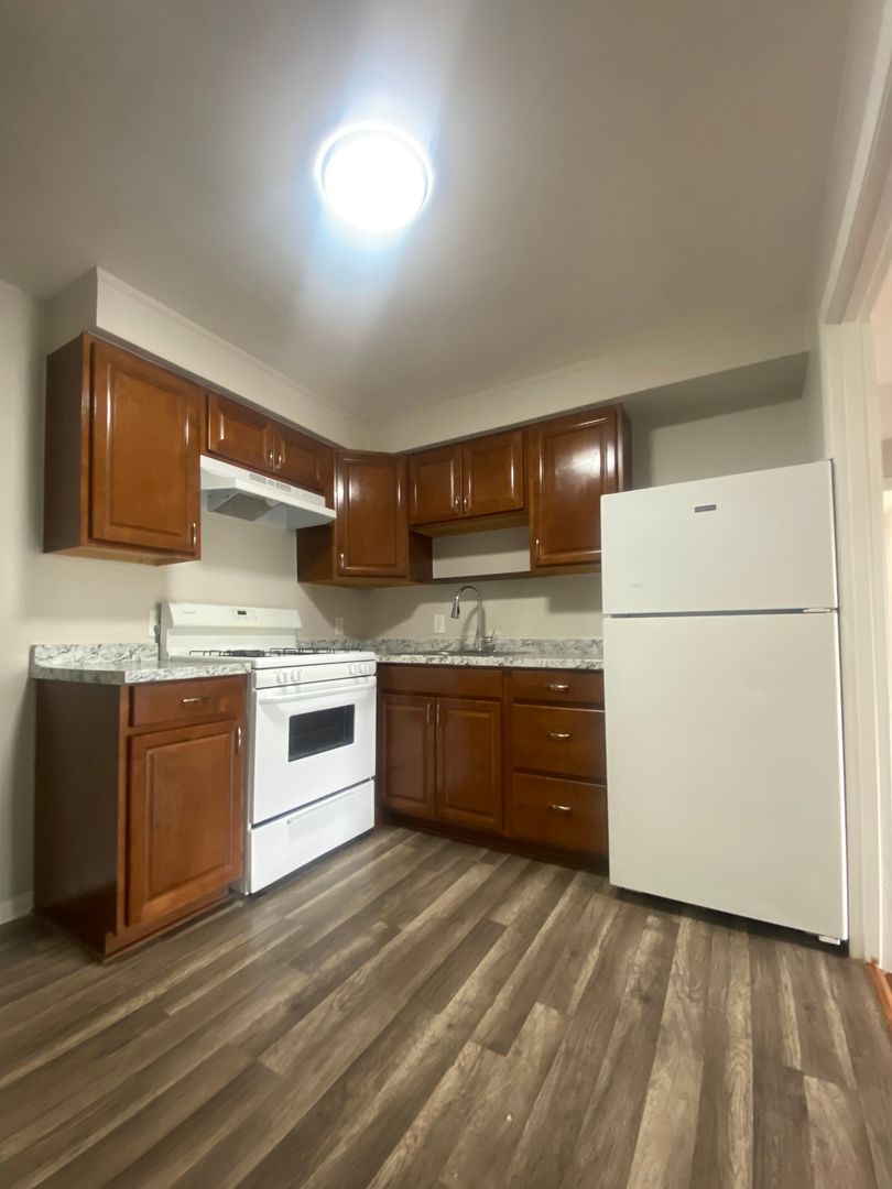 Lowell Apartment: 260 Nesmtih Street