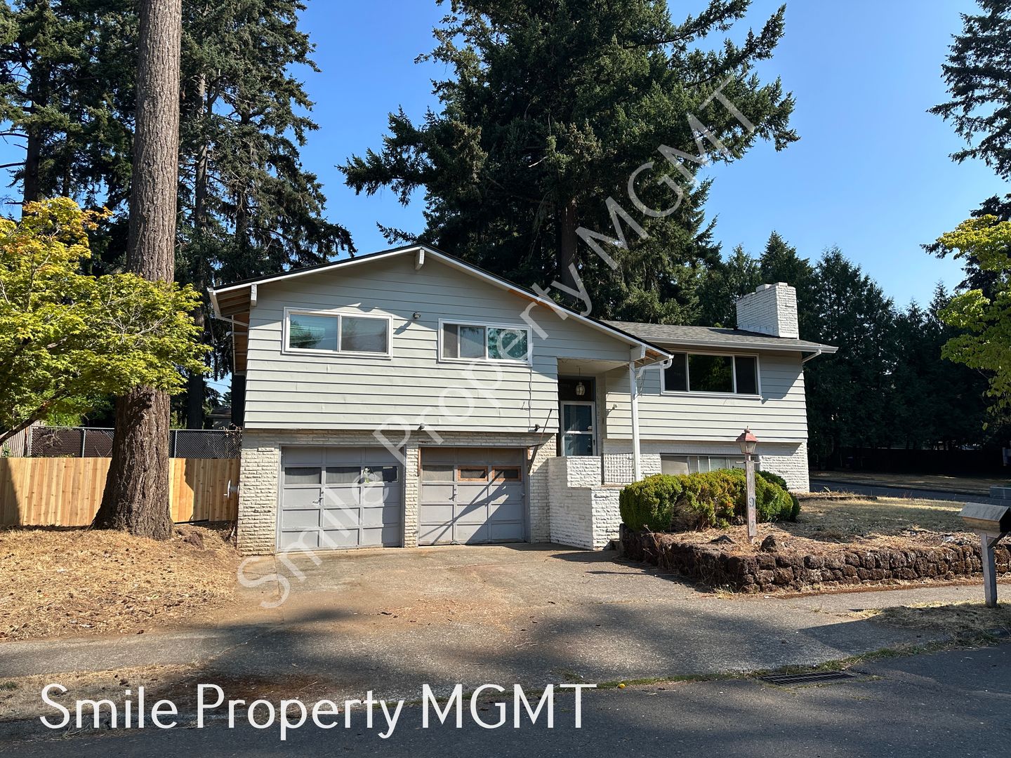 Portland House: 16927 Southeast Franklin Street