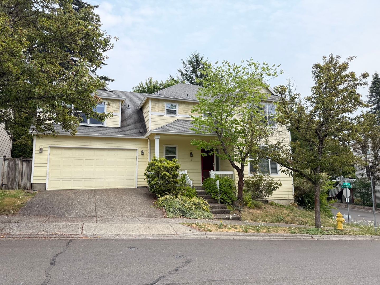 Portland House: 184 Southwest 105th Terrace