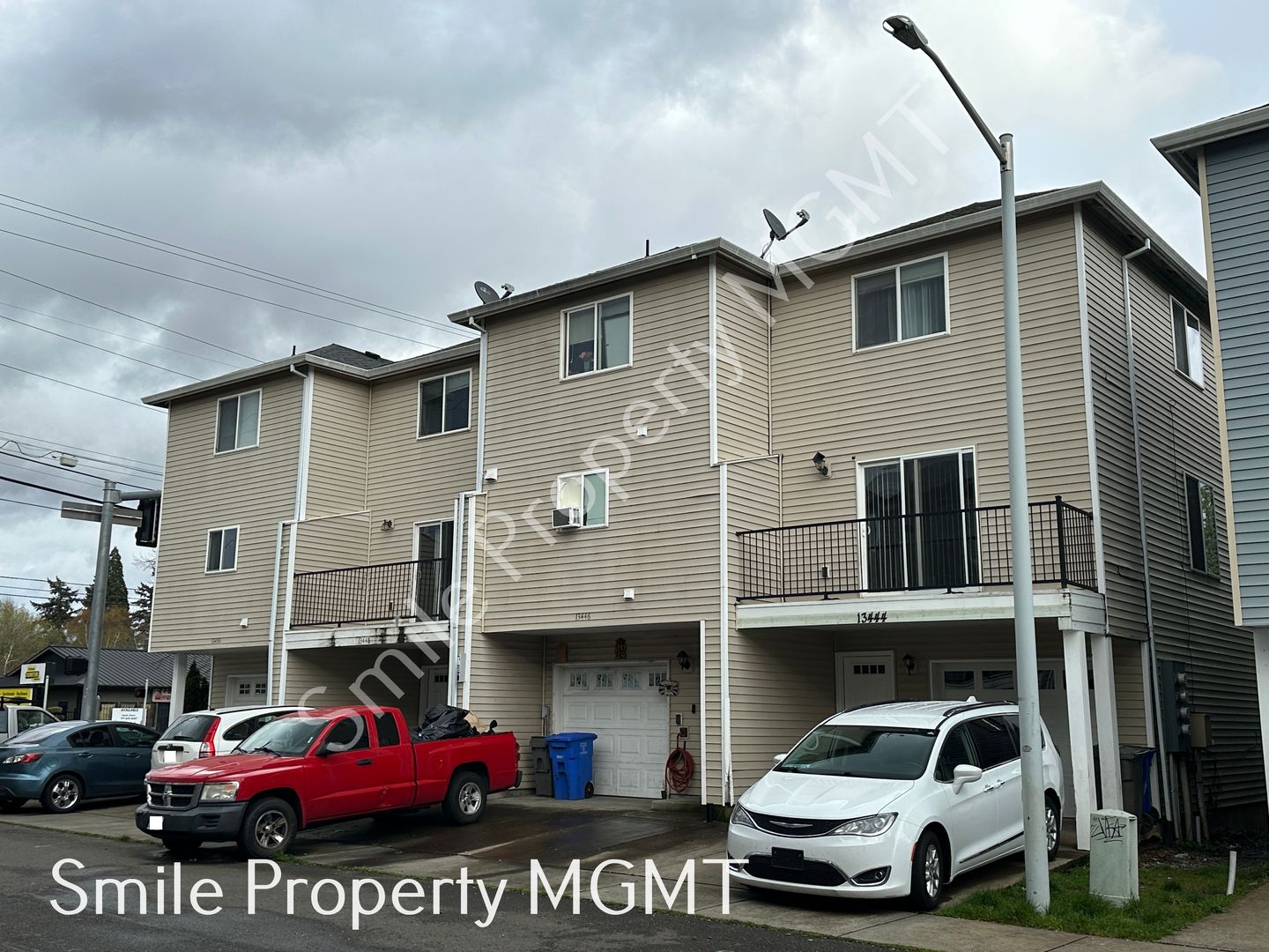 Portland Condo: 13450 SE Division Street