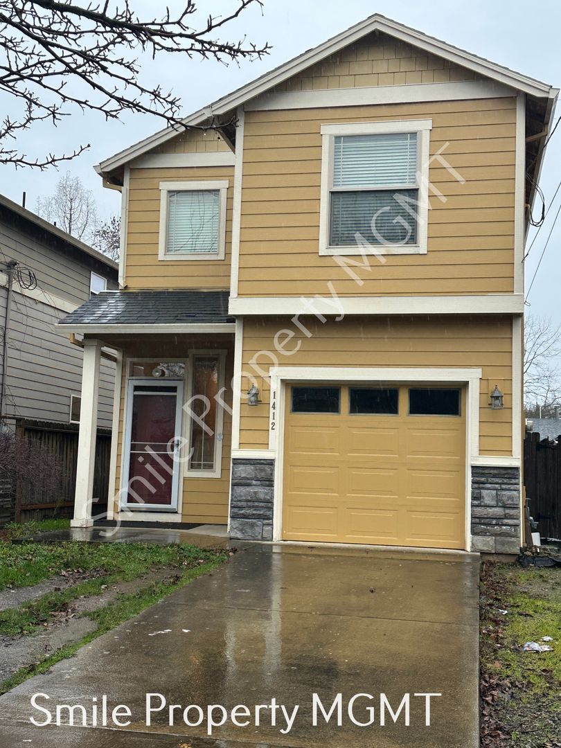 Portland House: 1412 SE 84th Ave