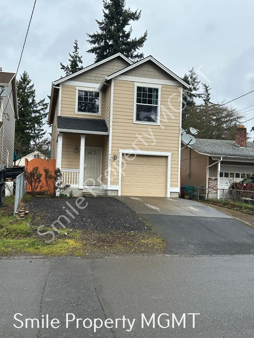 Portland House: 11633 Southeast Morrison Street