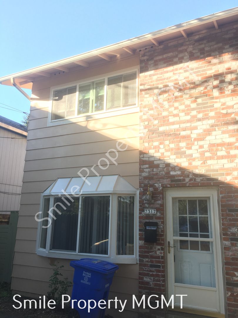 Portland House: 7317 Southeast Steele Street