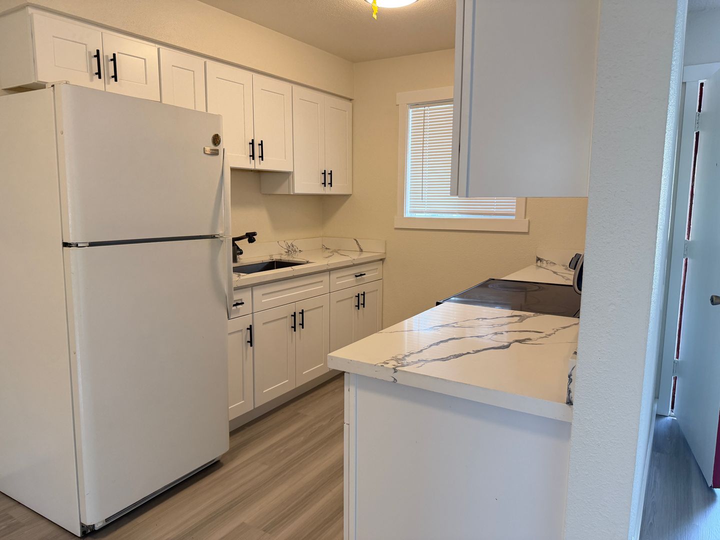 Portland Apartment: 3550 Southeast 130th Avenue