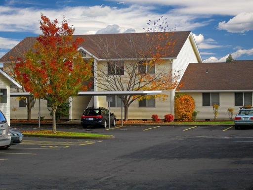 3x2 @ Creekside Meadows Apartments