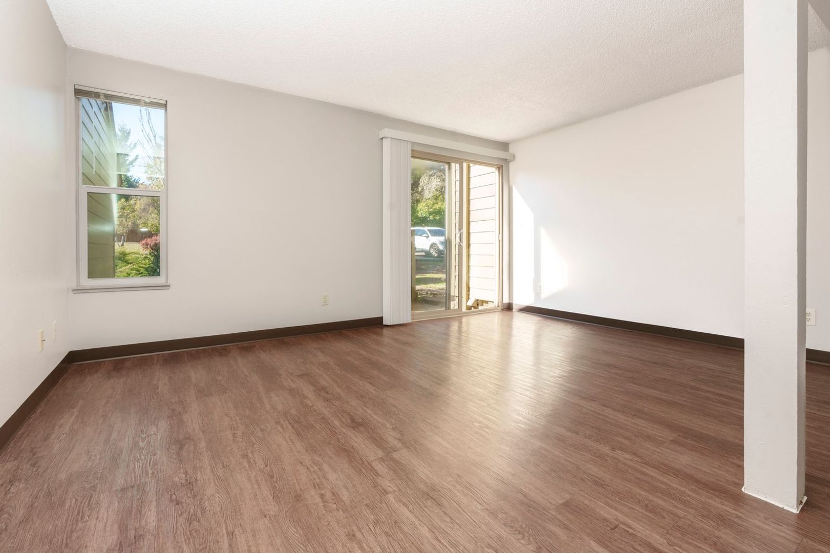 Dallas Apartment: 2208 SW Elmwood Drive