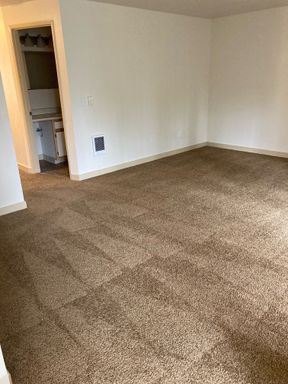 $500 OFF RENT - Location Location Location - 2 Bdrm at Premier Apartments – photo 1
