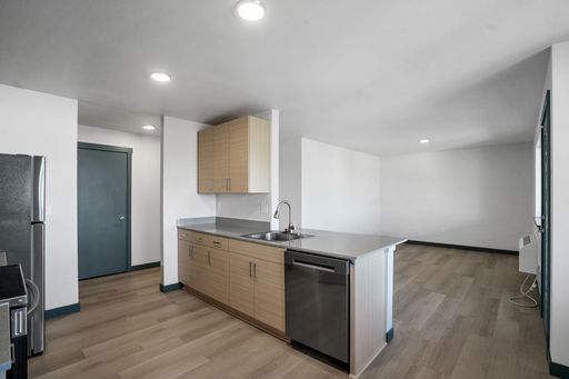 $500 DEPOSIT - LOCAL STORAGE OFFER - Beautiful Brand New Modern Apartment Homes – photo 1