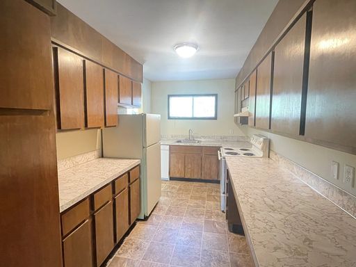 $500 MOVES YOU IN - 2 Bedroom at Metro Park Terrace – photo 1