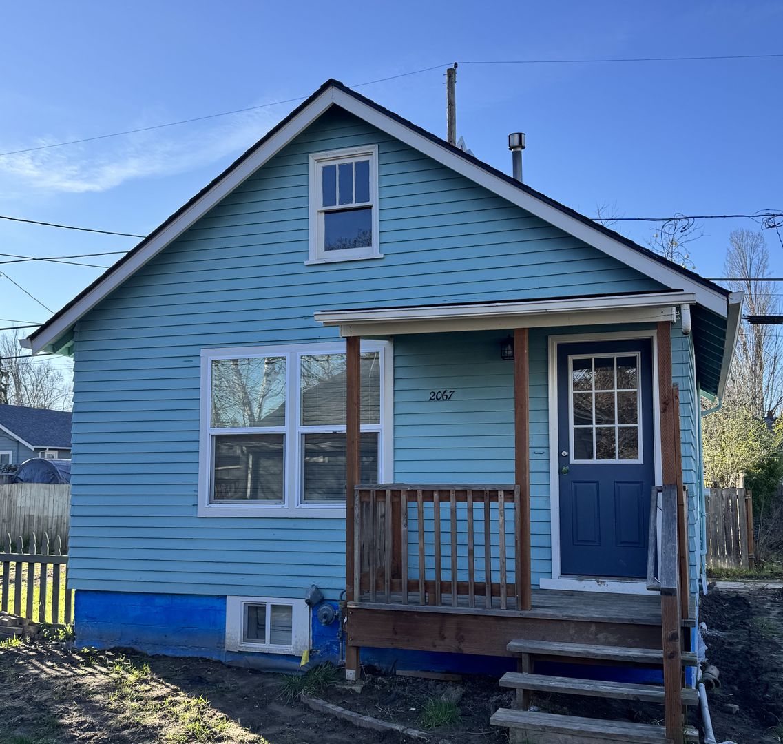 Salem Apartment: 2067 Hazel Ave NE