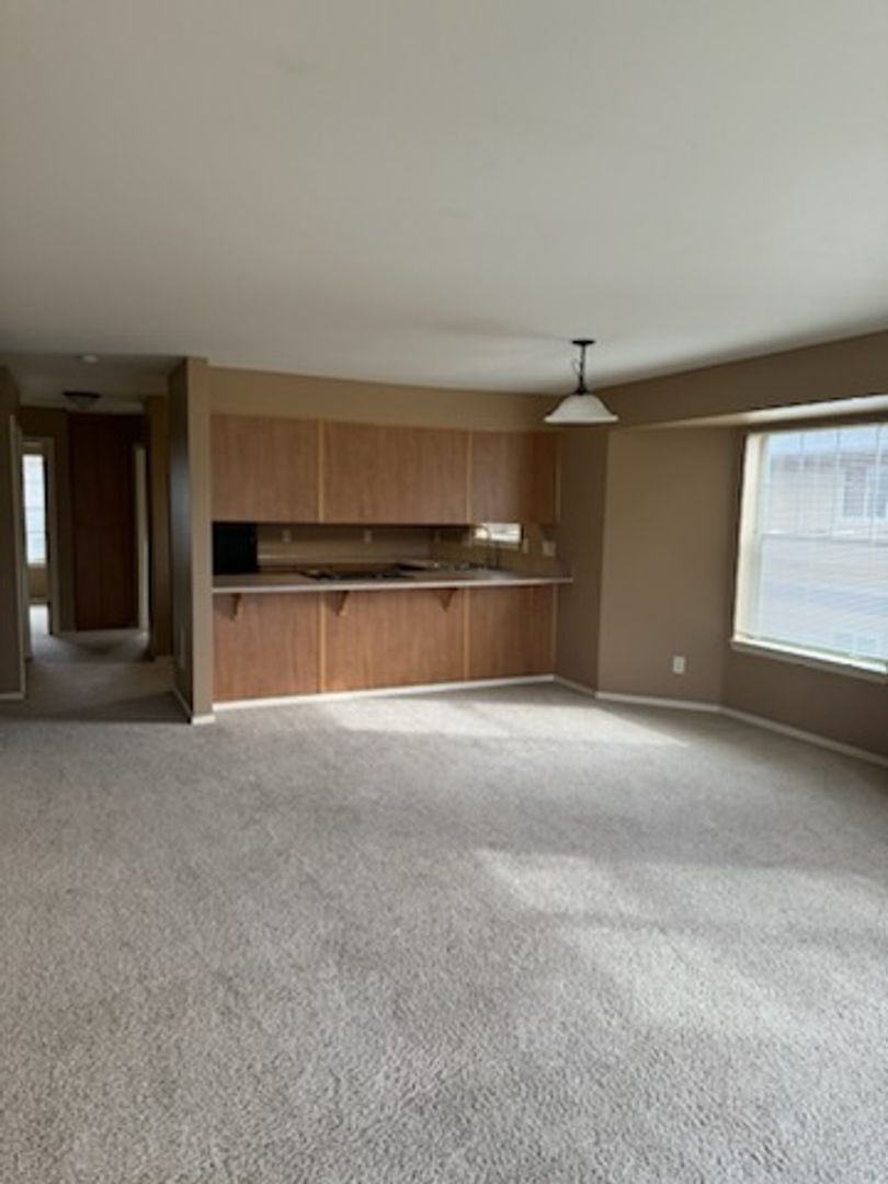 Salem Apartment: 4907-4976 Turquoise Ave SE