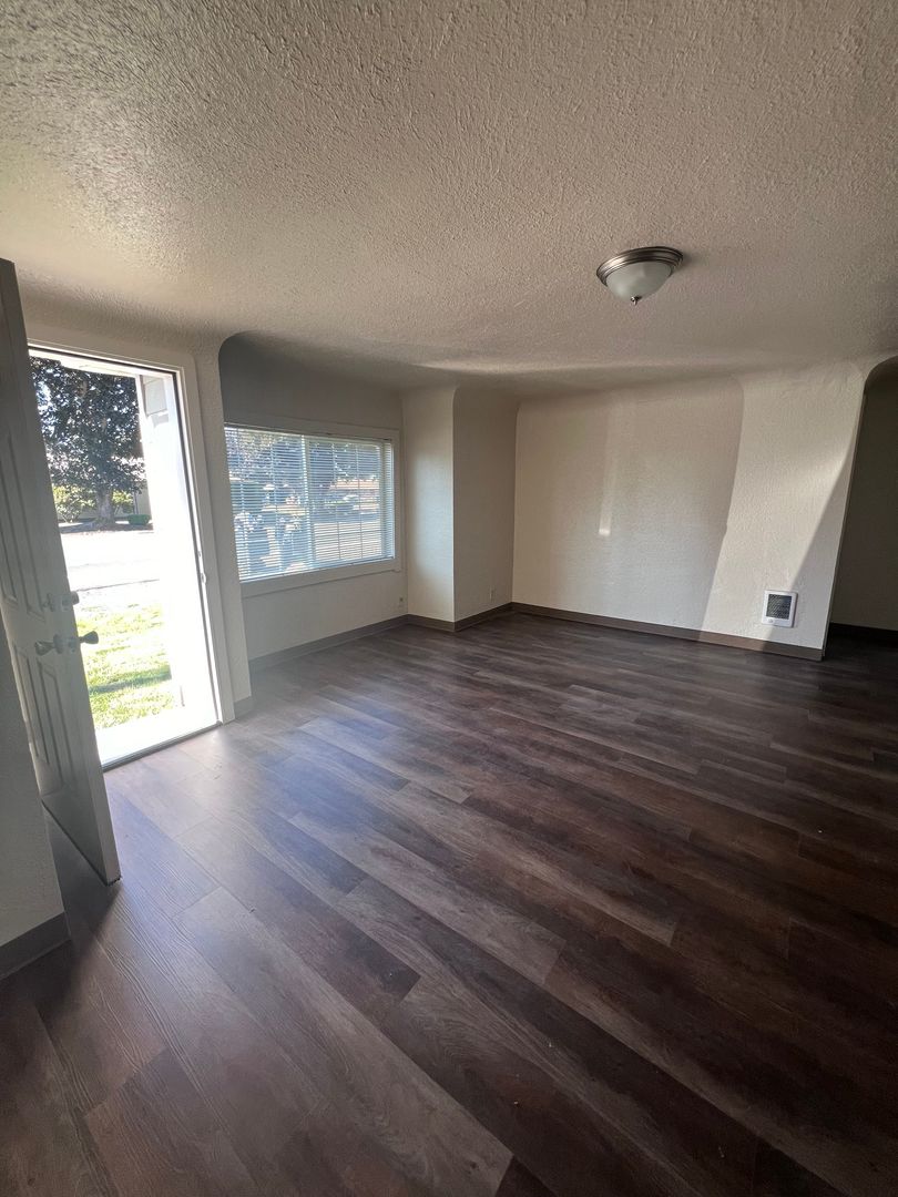 Salem Apartment: 4611,4635,4645,4655,4665,4675 State St & 110,120,130, 130B Kenwood St