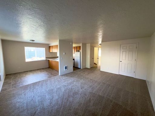 Centrally Located in Lebanon - W/D Hookups! Pet Friendly!