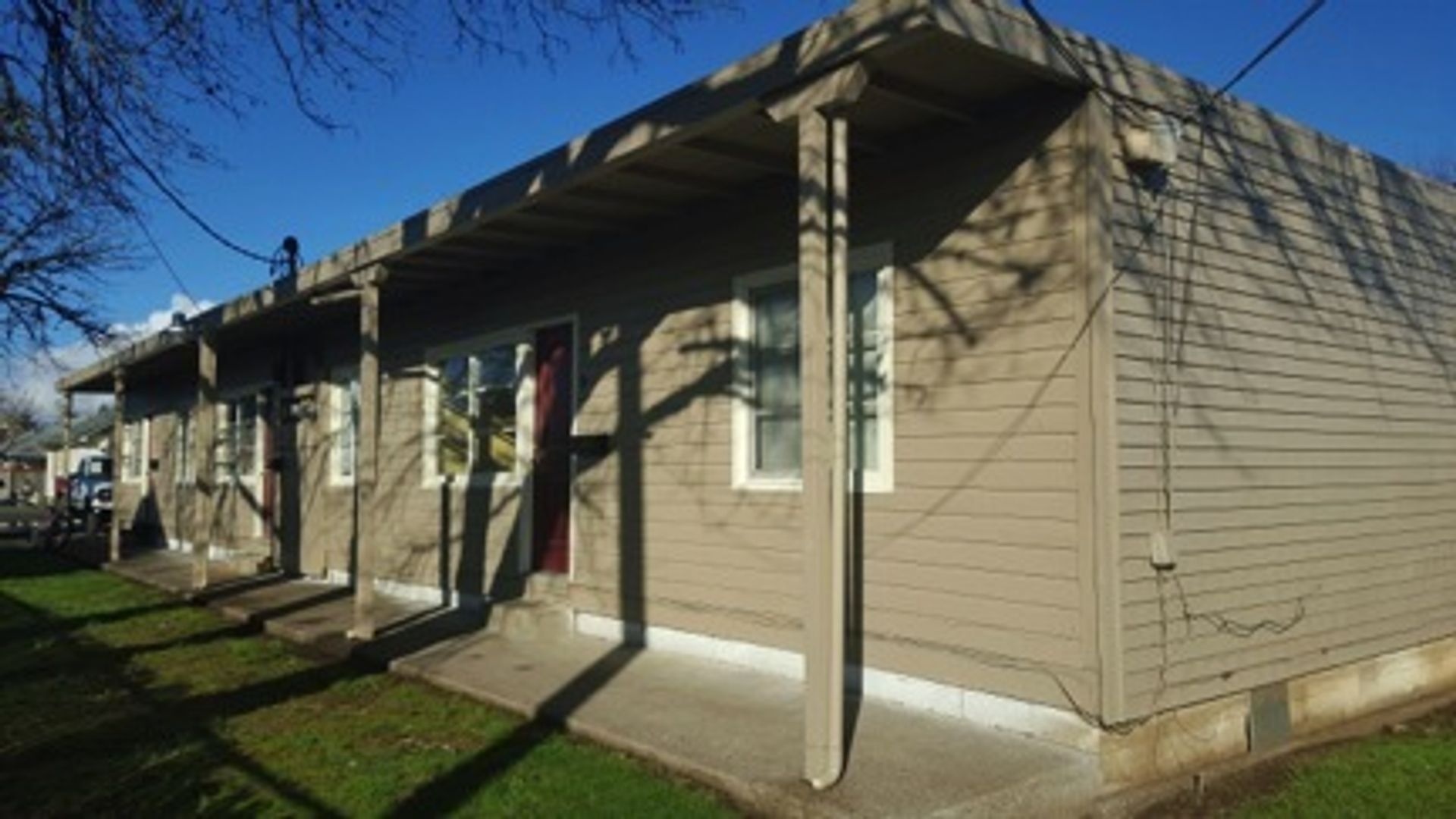 Dallas Apartment: 1273 SE Lewis St