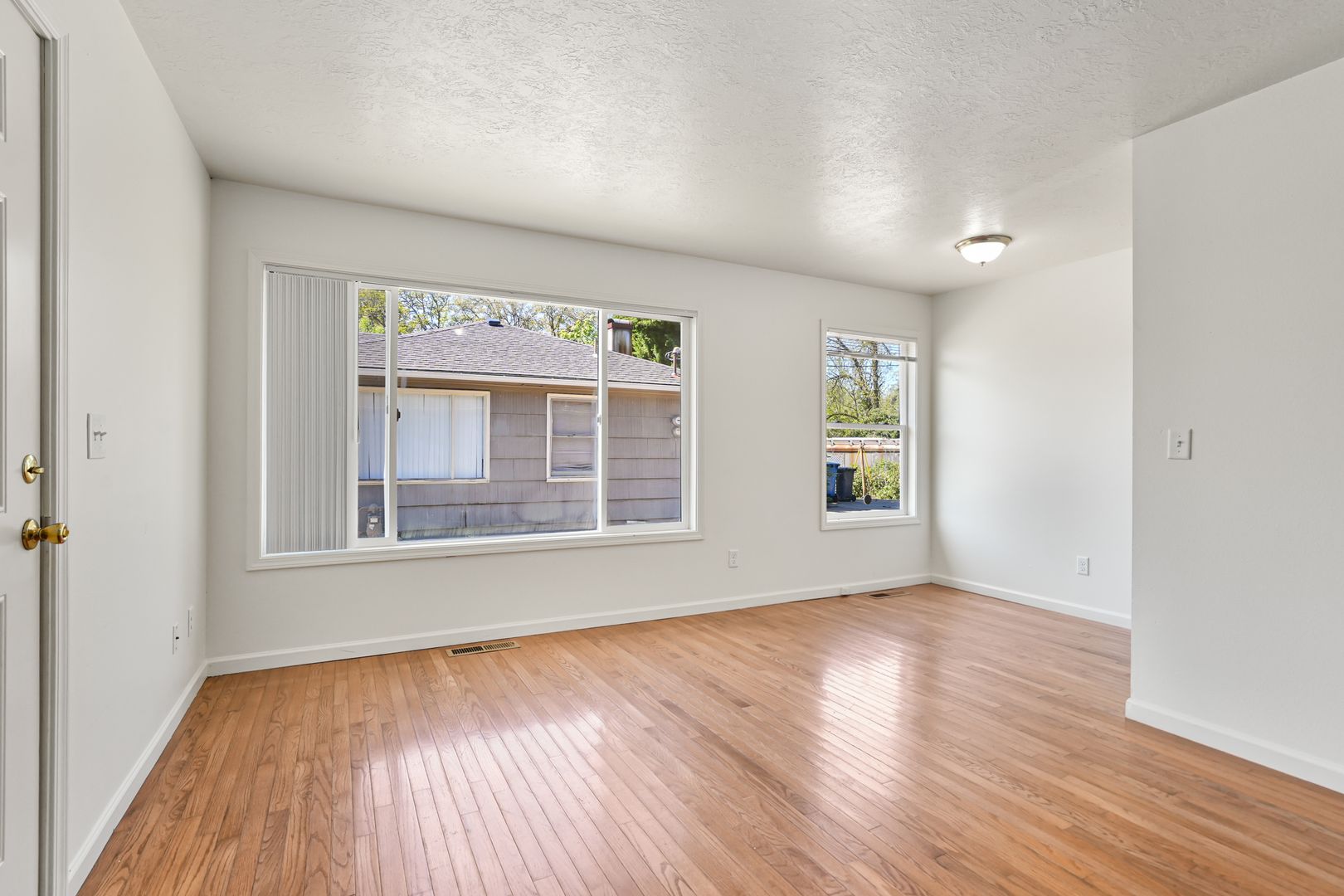 Salem Apartment: 315-345 Bush Street S