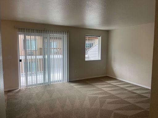 FREE RENT - 2x2 Triple Crown Apartments – photo 1